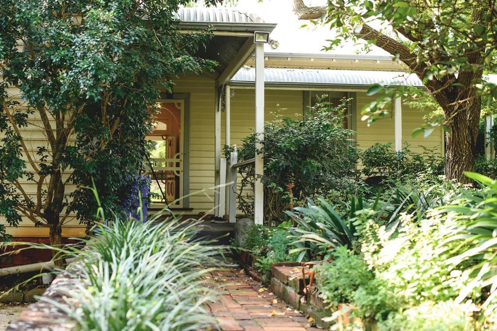 קוראג'ונג Plynlimmon-1860 Heritage Cottage Or Double Room With Orchard View מראה חיצוני תמונה